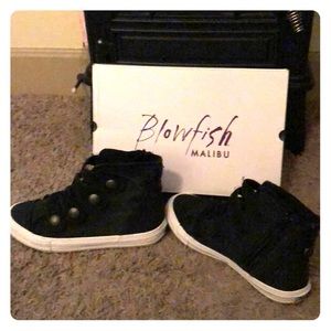 Stylish tennis shoes